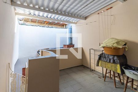 Casa à venda com 150m², 3 quartos e 2 vagas Casa à venda com 150m², 3 quartos e 2 vagasÁrea de serviço