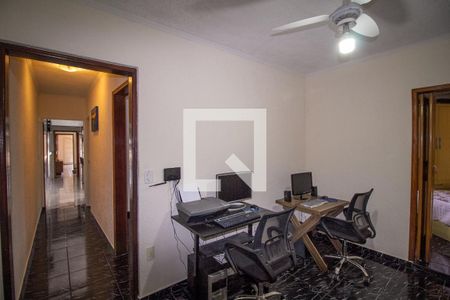 Casa à venda com 248m², 3 quartos e 2 vagasEscritório