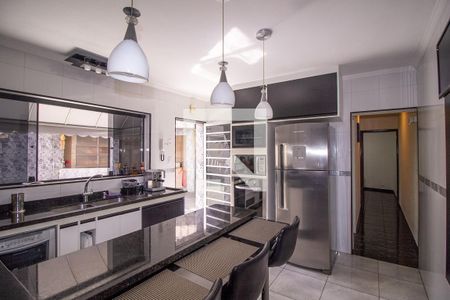 Casa à venda com 248m², 3 quartos e 2 vagasCozinha