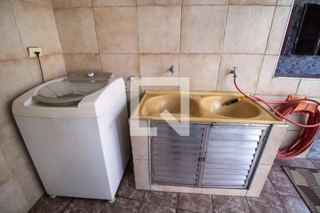 Casa à venda com 248m², 3 quartos e 2 vagasÁrea de Serviço