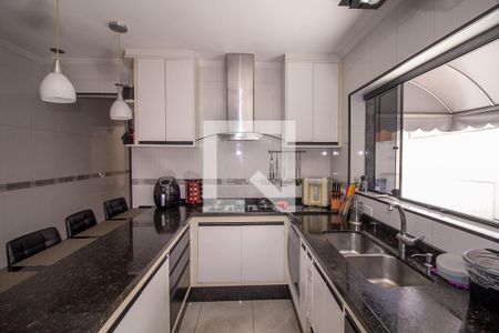 Casa à venda com 248m², 3 quartos e 2 vagasCozinha