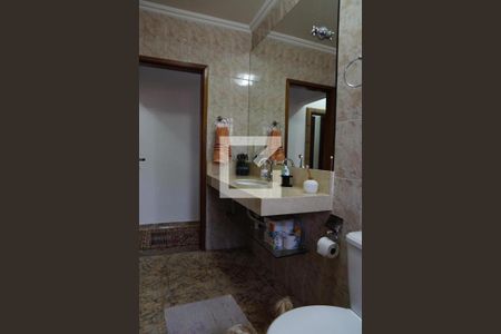 Casa à venda com 444m², 4 quartos e 6 vagasBanheiro Social