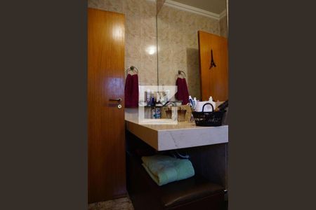 Casa à venda com 444m², 4 quartos e 6 vagasBanheiro Quarto 2 - suíte