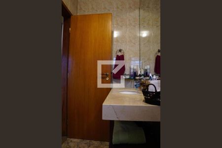 Casa à venda com 444m², 4 quartos e 6 vagasBanheiro Quarto 2 - suíte