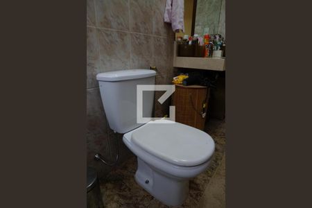 Casa à venda com 444m², 4 quartos e 6 vagasBanheiro Quarto 1 - suíte