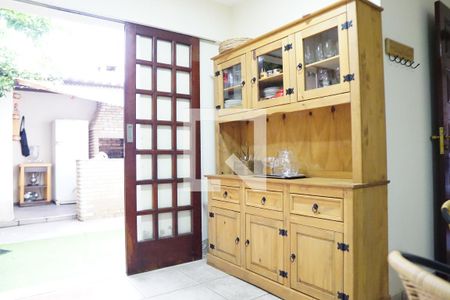 Casa à venda com 444m², 4 quartos e 6 vagasÁrea Externa