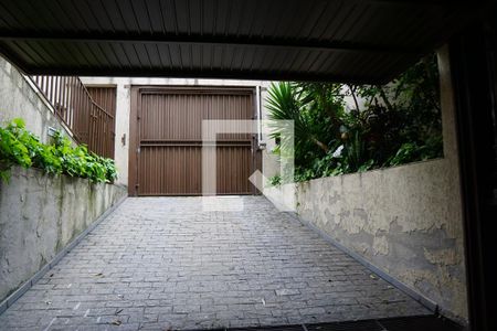 Casa à venda com 444m², 4 quartos e 6 vagasÁrea Externa