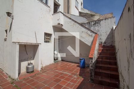 Casa à venda com 260m², 3 quartos e 5 vagas Casa à venda com 260m², 3 quartos e 5 vagasQuintal - Acesso Área de Serviço