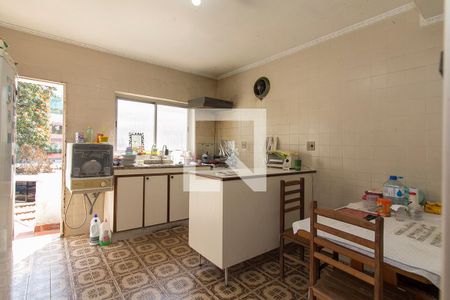 Casa à venda com 260m², 3 quartos e 5 vagas Casa à venda com 260m², 3 quartos e 5 vagasCozinha