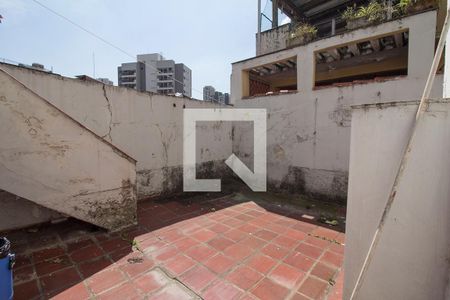 Casa à venda com 260m², 3 quartos e 5 vagas Casa à venda com 260m², 3 quartos e 5 vagasQuintal