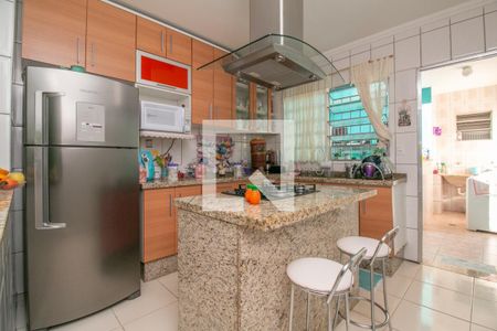 Casa à venda com 125m², 3 quartos e 2 vagas Casa à venda com 125m², 3 quartos e 2 vagasCozinha