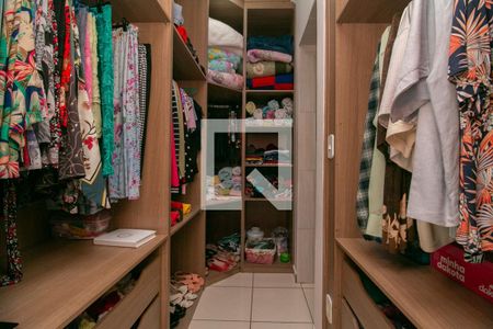 Casa à venda com 125m², 3 quartos e 2 vagas Casa à venda com 125m², 3 quartos e 2 vagasCloset