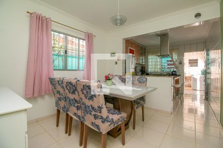 Casa à venda com 125m², 3 quartos e 2 vagas Casa à venda com 125m², 3 quartos e 2 vagasCozinha