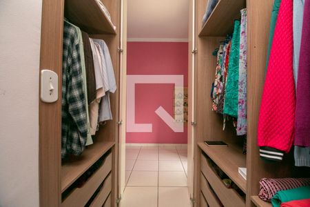 Casa à venda com 125m², 3 quartos e 2 vagas Casa à venda com 125m², 3 quartos e 2 vagasCloset