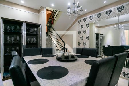 Casa à venda com 220m², 3 quartos e 4 vagas Casa à venda com 220m², 3 quartos e 4 vagasSala de Jantar
