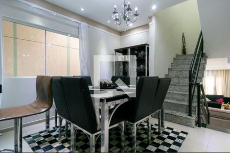 Casa à venda com 220m², 3 quartos e 4 vagas Casa à venda com 220m², 3 quartos e 4 vagasSala de Jantar