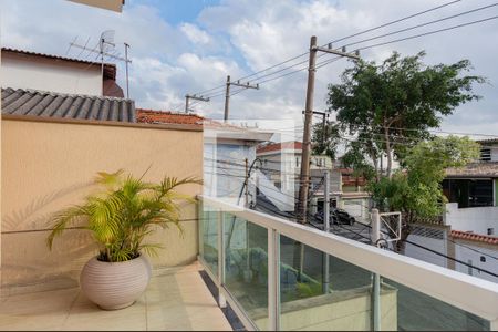 Casa à venda com 220m², 3 quartos e 4 vagas Casa à venda com 220m², 3 quartos e 4 vagasVaranda da Suíte 2