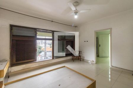 Casa à venda com 365m², 3 quartos e 3 vagasSuíte