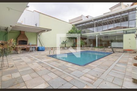 Casa à venda com 365m², 3 quartos e 3 vagasPiscina
