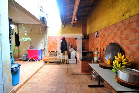 Casa à venda com 269m², 3 quartos e 4 vagasQuintal