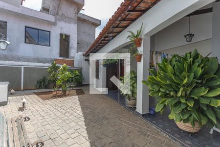 Casa à venda com 280m², 4 quartos e 4 vagas Casa à venda com 280m², 4 quartos e 4 vagasQuintal