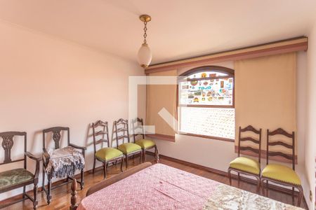 Casa à venda com 280m², 4 quartos e 4 vagas Casa à venda com 280m², 4 quartos e 4 vagasQuarto 1