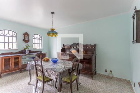 Casa à venda com 280m², 4 quartos e 4 vagas Casa à venda com 280m², 4 quartos e 4 vagasCopa Cozinha