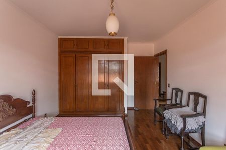 Casa à venda com 280m², 4 quartos e 4 vagas Casa à venda com 280m², 4 quartos e 4 vagasQuarto 1
