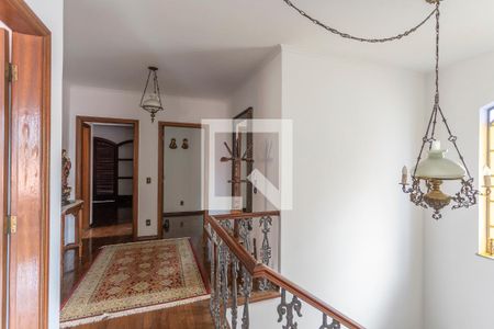 Casa à venda com 280m², 4 quartos e 4 vagas Casa à venda com 280m², 4 quartos e 4 vagasCorredor
