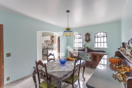 Casa à venda com 280m², 4 quartos e 4 vagas Casa à venda com 280m², 4 quartos e 4 vagasCopa Cozinha