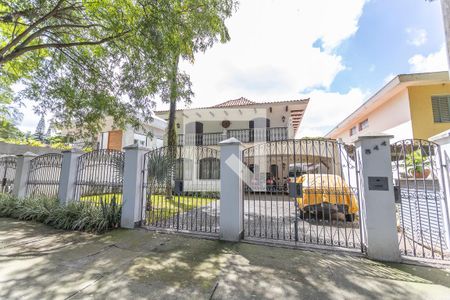 Casa à venda com 280m², 4 quartos e 4 vagas Casa à venda com 280m², 4 quartos e 4 vagasFachada