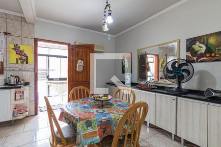 Casa à venda com 205m², 3 quartos e 3 vagas Casa à venda com 205m², 3 quartos e 3 vagasCozinha