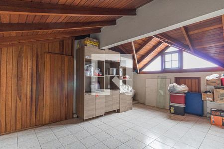 Casa à venda com 205m², 3 quartos e 3 vagas Casa à venda com 205m², 3 quartos e 3 vagasMansarda