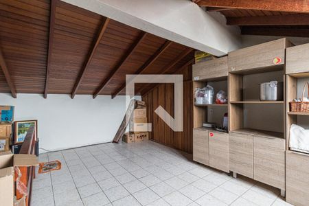 Casa à venda com 205m², 3 quartos e 3 vagas Casa à venda com 205m², 3 quartos e 3 vagasMansarda