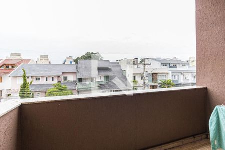 Casa à venda com 205m², 3 quartos e 3 vagas Casa à venda com 205m², 3 quartos e 3 vagasVaranda da Suite