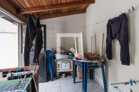 Casa à venda com 205m², 3 quartos e 3 vagas Casa à venda com 205m², 3 quartos e 3 vagasLavanderia