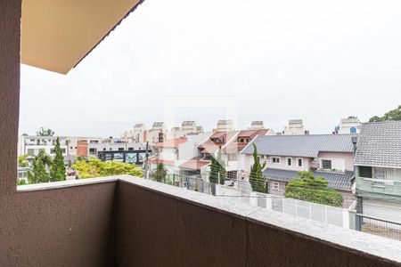 Casa à venda com 205m², 3 quartos e 3 vagas Casa à venda com 205m², 3 quartos e 3 vagasVaranda da Suite