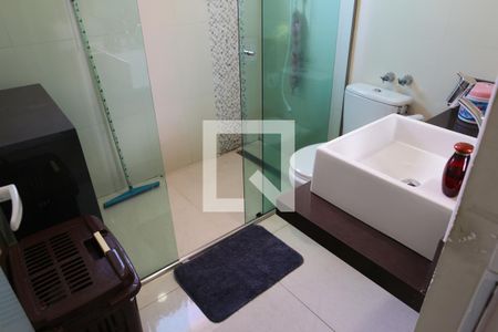 Casa à venda com 250m², 5 quartos e 2 vagas Casa à venda com 250m², 5 quartos e 2 vagasBanheiro 2