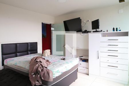 Casa à venda com 250m², 5 quartos e 2 vagas Casa à venda com 250m², 5 quartos e 2 vagasSuite