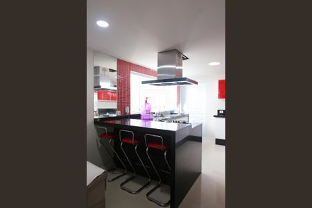 Casa à venda com 250m², 5 quartos e 2 vagas Casa à venda com 250m², 5 quartos e 2 vagasCozinha