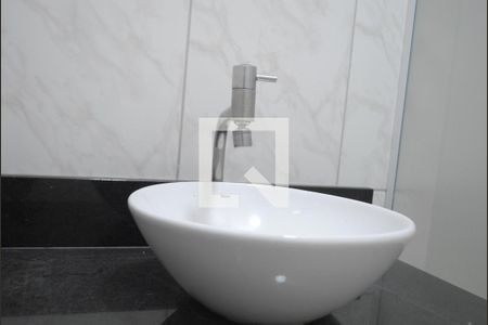 Casa à venda com 120m², 3 quartos e 2 vagasBanheiro - Torneira