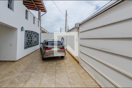 Casa à venda com 222m², 3 quartos e 3 vagasGaragem