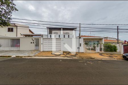 Casa à venda com 222m², 3 quartos e 3 vagasFachada