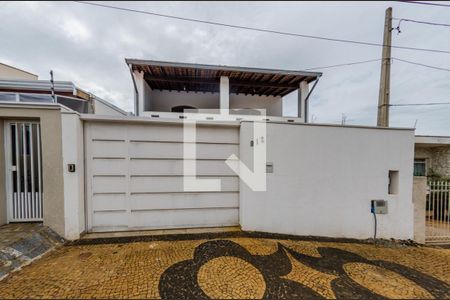 Casa à venda com 222m², 3 quartos e 3 vagasFachada