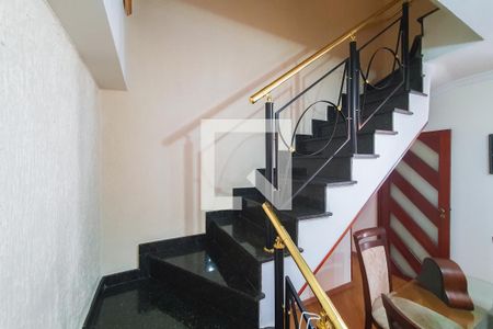 Apartamento à venda com 190m², 4 quartos e 3 vagasEscada