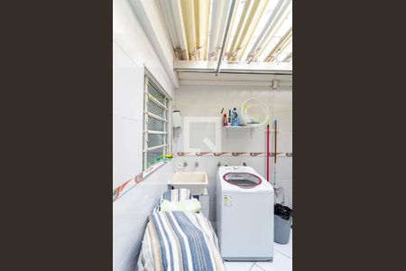 Casa à venda com 94m², 2 quartos e 2 vagasLavanderia