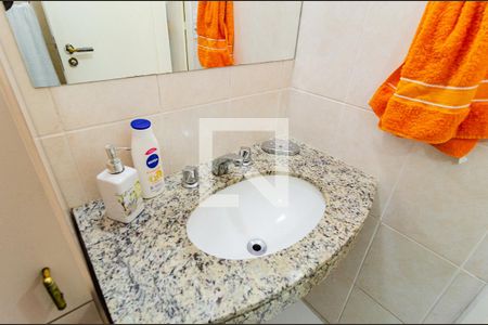 Casa à venda com 94m², 2 quartos e 2 vagasBanheiro Social