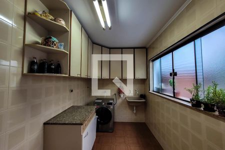 Casa à venda com 237m², 4 quartos e 2 vagas Casa à venda com 237m², 4 quartos e 2 vagasÁrea de Serviço