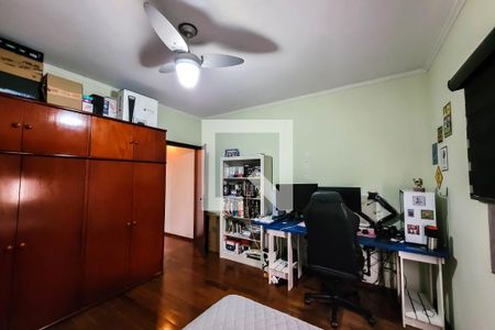 Casa à venda com 237m², 4 quartos e 2 vagas Casa à venda com 237m², 4 quartos e 2 vagasQuarto 2