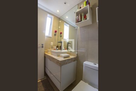 Apartamento à venda com 82m², 2 quartos e 2 vagasBanheiro da Suíte